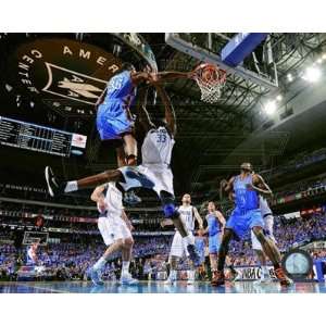  Kevin Durant dunks against Haywood during Game 2 of the 