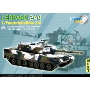   Leopard 2A4 7. PanzerLehrbatallion 214 Tank 1/72 60133 Toys & Games