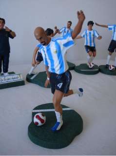   BIG TOY FIGURE FOOTBALL ARGENTINA MESSI MARADONA TEVEZ WC 2010  