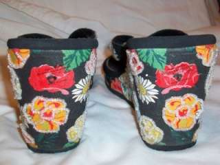 Rampage beaded floral wedge sandals size 8 womens  