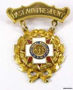 US WAR VETERANS   Auxiliary 10k Yellow Gold Past President Cross Pin 