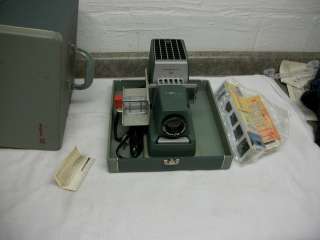 Vintage Argus 300 Slide Projector With 1 extra Bulbs Nice Used  