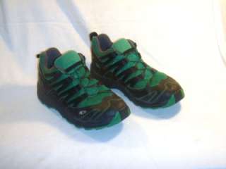   SALOMON BLACK GREEN ATHLETIC/ TRAIL RUNNING SHOES (SIZE 6 M)  