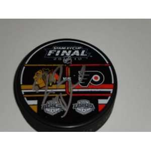 Danny Briere Autographed Hockey Puck   2010 Stanley Cup   Autographed 