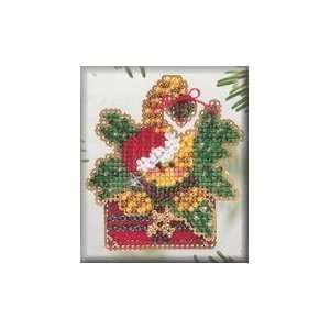    Mistletoe Kitty Holiday Pin (beaded kit) Arts, Crafts & Sewing