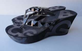   BCBG girls Studded Black Flip Flop Wedge Sandals Shoes sz 5 35  