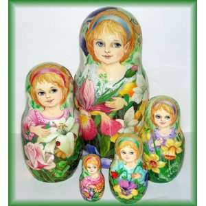  Russian Nesting Wooden Dolls Matryoshka Flower Girls 