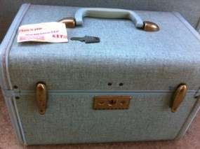 Vintage Samsonite Luggage Suitcase Traincase Train Case & Key Cosmetic 