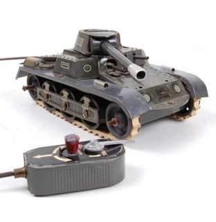 Vintage Gescha Wind Up Mechanical Tin Litho Tank 65 6 F w/Remote 