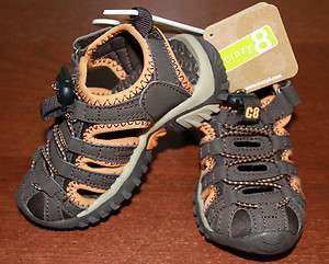 New CRAZY 8 Boy / Toddler TRAIL SNEAKERS   Brown   Size 5  
