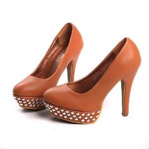  Studded Pumps 