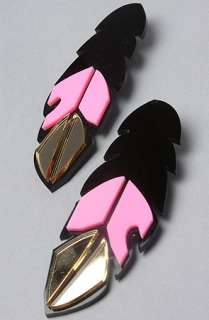 Melody Ehsani The Native Feather Earring in Black Gold Pink 