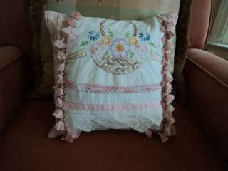 VINTAGE CHENILLE BEDSPREAD & LINEN PILLOW PINK AND WHITE  