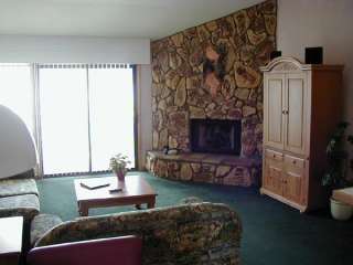 Lagonita Lodge is centrally located in Big Bear Lake; minutes from 
