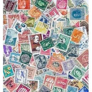  200 Pieces Worldwide Collectible Stamps 