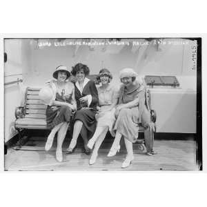   Laura Lyle,Olive Robinson,Virginia Roche,Ruth OBrien