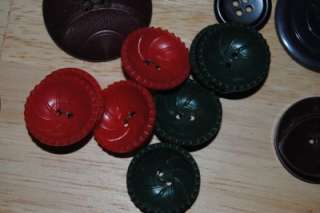 Vintage Lot of 1940 50s LOOSE Plastic Buttons & Famous button hole 